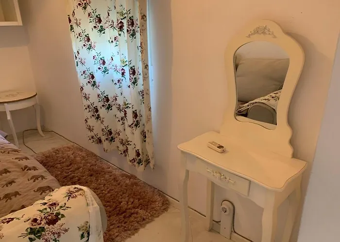 Urban Nest Lulin Apartment *